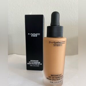 MAC Studio Waterweight Foundation Broad Spectrum, SPF 30, 1 OZ, NC45, NWB